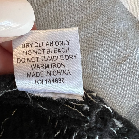 Saylor Oversized Black and White Fringe Sweater with Open Sides size XS/ S - Picture 11 of 14